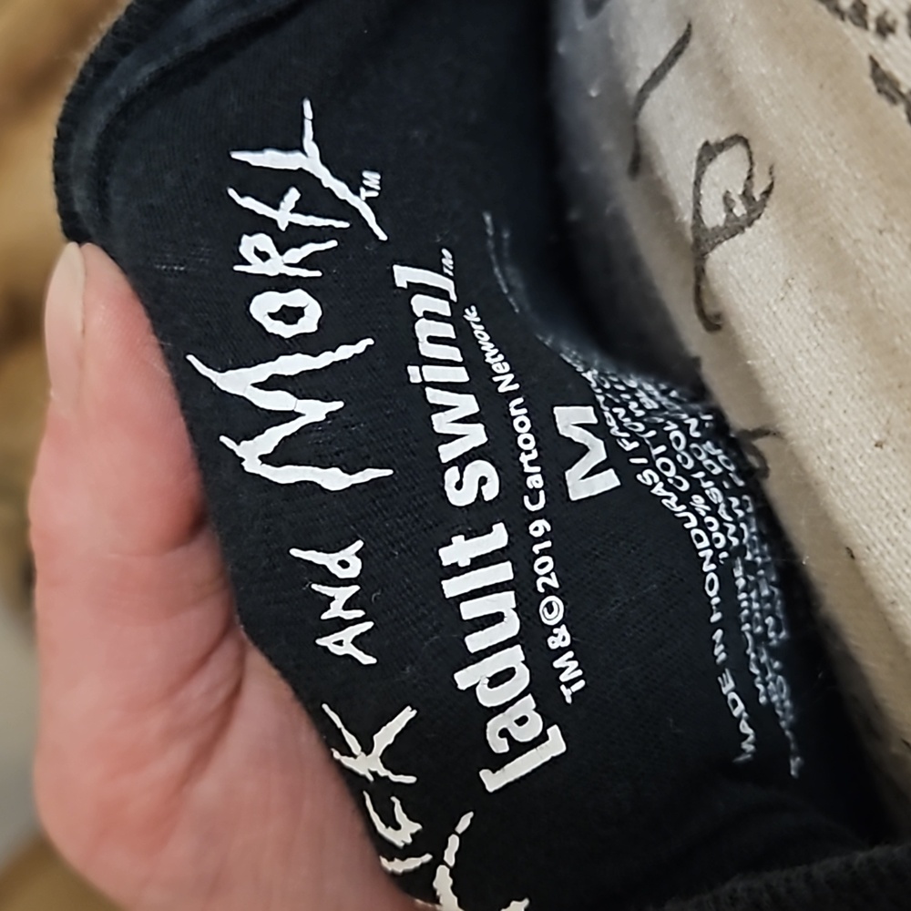 ADULT SWIM RICK AND MORTY CROP TOP - Picture 5 of 5